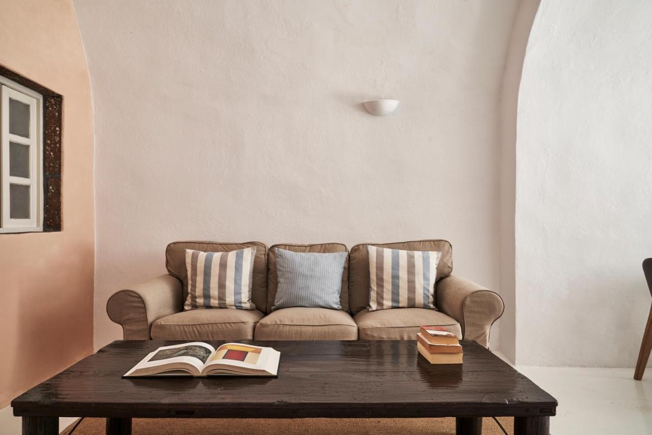 2 bedroom charming villa with outdoors jacuzzi Megalochori  Buitenkant foto